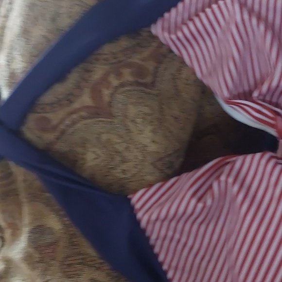 Swimsuit - Picture 2 of 4